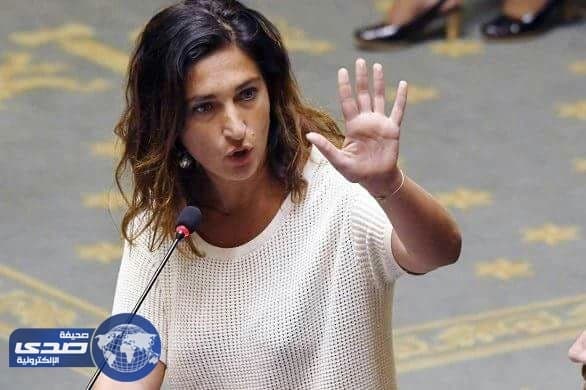 فصل كاتبة مغربية من عملها في بلجيكا بسبب البرقع