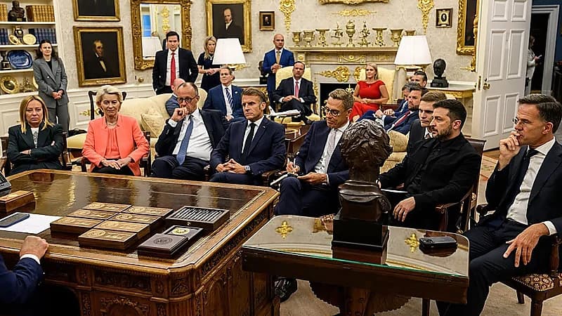 مسؤولون روس يسخرون من صورة قادة أوروبا أمام "دادي" ترامب