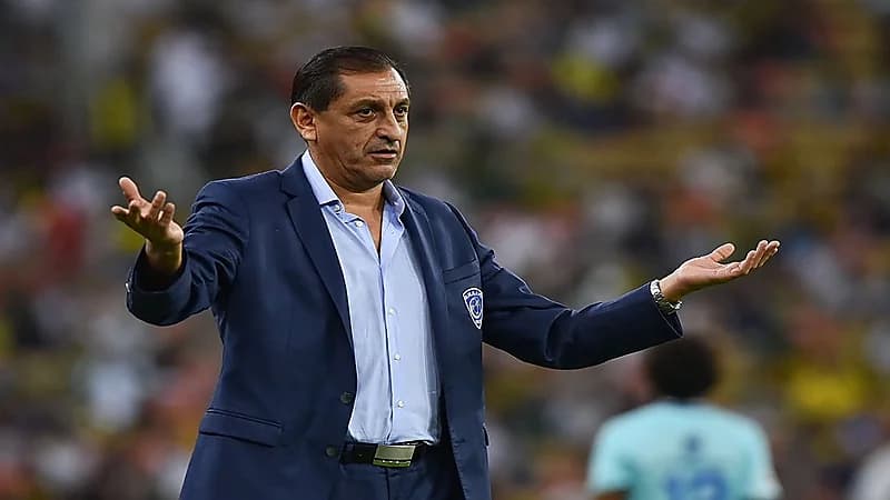 نادٍ برازيلي يسعى وراء دياز