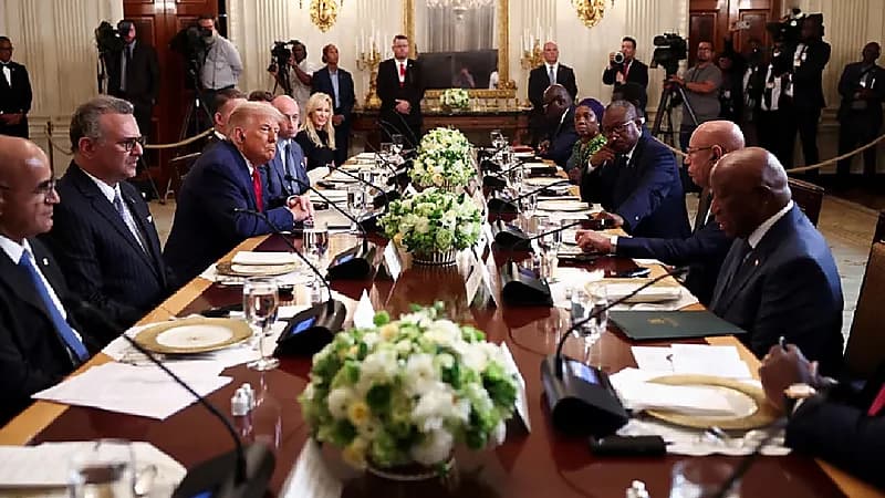 ترامب يشيد بإنجليزية رئيس ليبيريا ويبدي دهشته