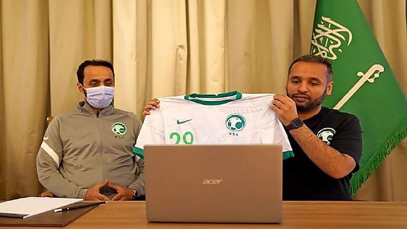 الأخضر يرتدي الزي الأبيض في مواجهة فلسطين