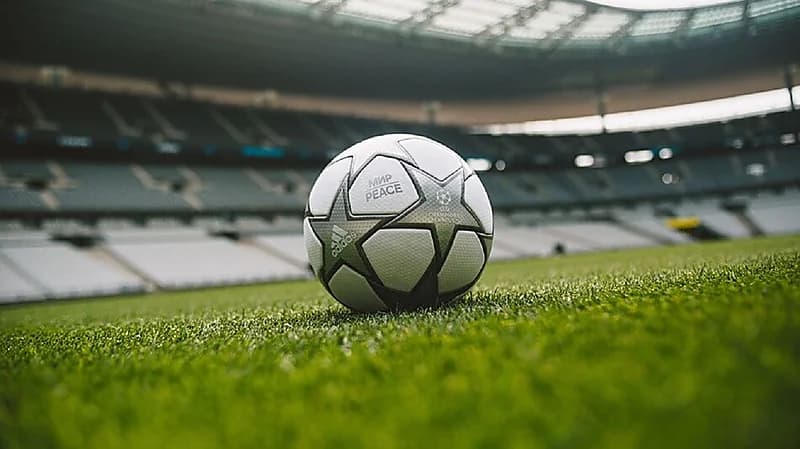 بيع كرة نهائي دوري أبطال أوروبا بمزاد علني