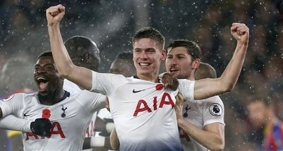 " بوكيتينو " يعترف بخطأه بعدم تسجيل " فويث " بقائمة توتنهام لدوري الأبطال