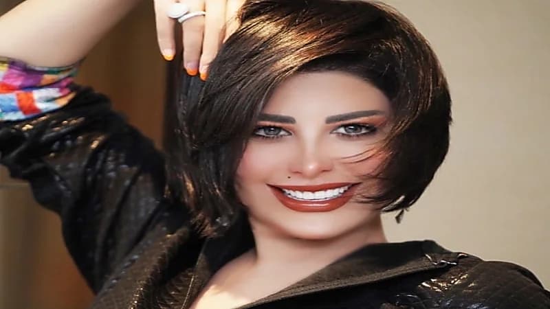 شاهد.. شمس الكويتية تتألق باللون الأسود