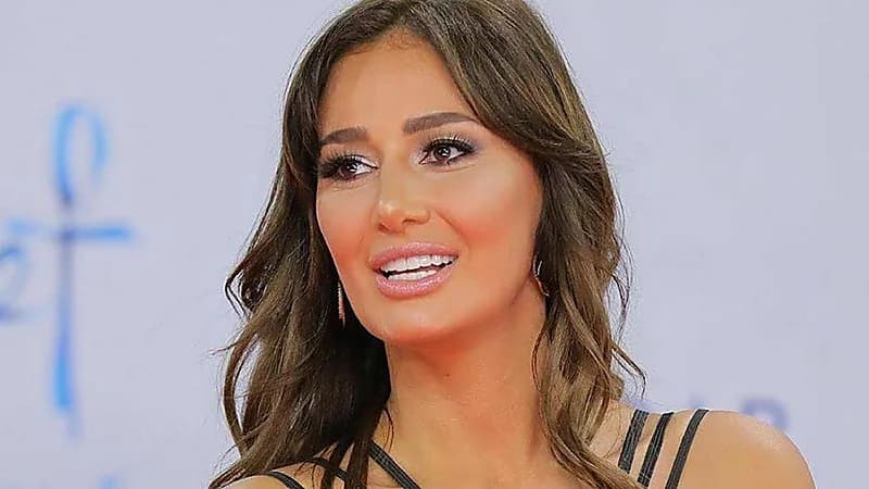 حلا شيحة توضح سبب خلعها للحجاب.. فيديو