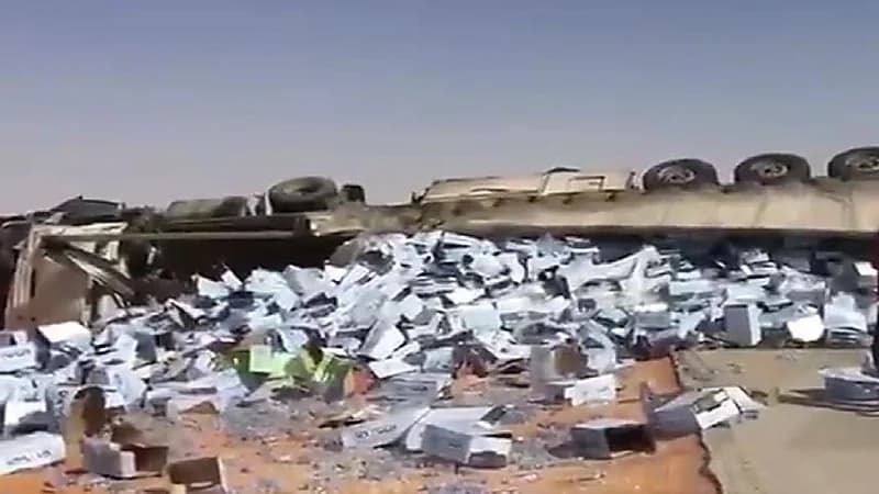 انقلاب شاحنة محملة بمياه شرب على طريق "خريص - الرياض"