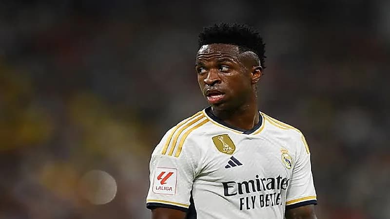 300 مليون يورو تُقرب فينيسيوس من دوري روشن