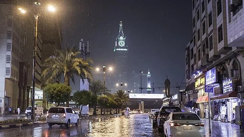الأرصاد: أمطار ورياح شديدة على مكة حتى المساء