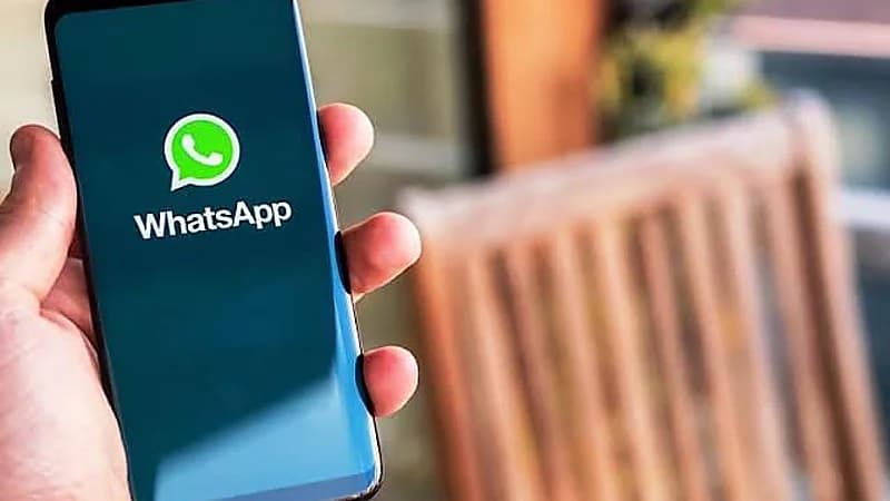 أسباب توقف الرسائل الصوتية في واتساب عند تقريب الهاتف من الأذن