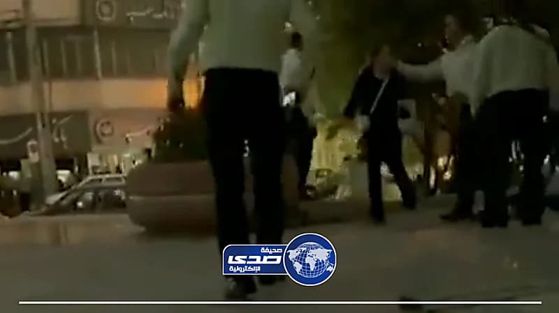 فيديو..شرطة الملالي تصفع امرأة في الشارع بسبب الحجاب الإجباري