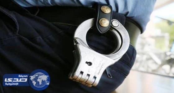 الإطاحة بخمسيني هشّم 24 سيارة في ألمانيا