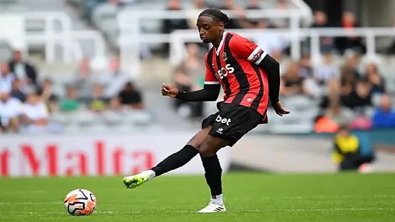 الشباب يجدد محاولاته بعرض جديد لضم روزاريو