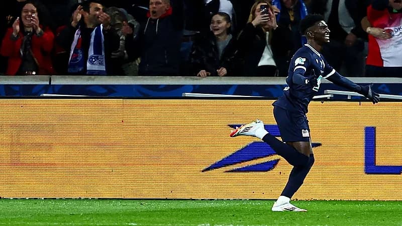 ‎مهند آل سعد يهز شباك باريس سان جيرمان في كأس فرنسا .. فيديو