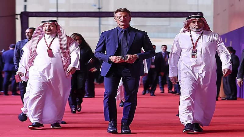 مدرب المنتخب الوطني يوجه رسالة إلى الجماهير بعد التأهل إلى كأس العالم