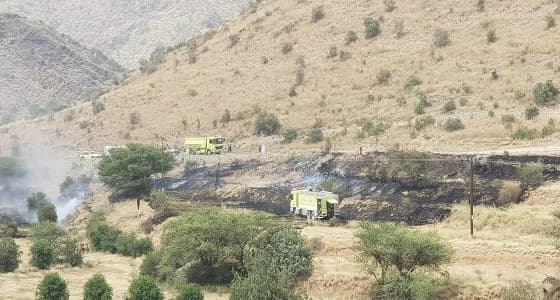 الدفاع المدني ينجح في السيطرة على حريق أعشاب بموقعين مختلفين بمحافظة المندق