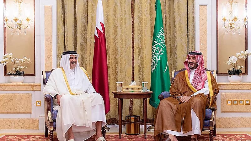 ولي العهد‬⁩ يلتقي أمير دولة قطر.. فيديو