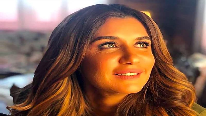 غادة عادل تخطف الأنظار بإطلالة جديدة