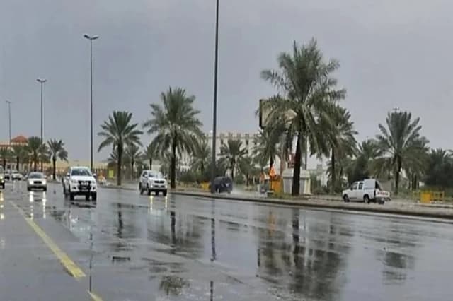 الأرصاد: إنذار أحمر بهطول أمطار غزيرة على المدينة المنورة