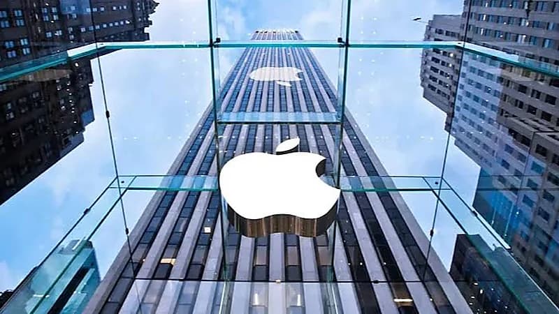 أمريكي يطالب بتعويض 5 ملايين دولار من شركة أبل