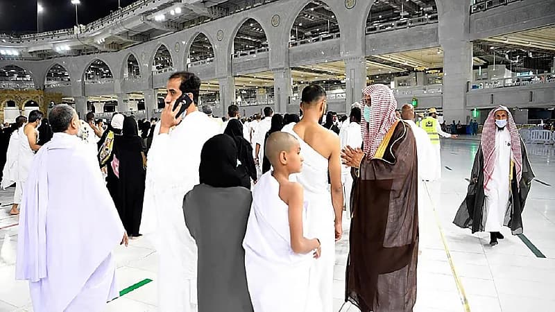 شؤون الحرمين تقدم التوعية والإرشاد لقاصدي بيت الله الحرام