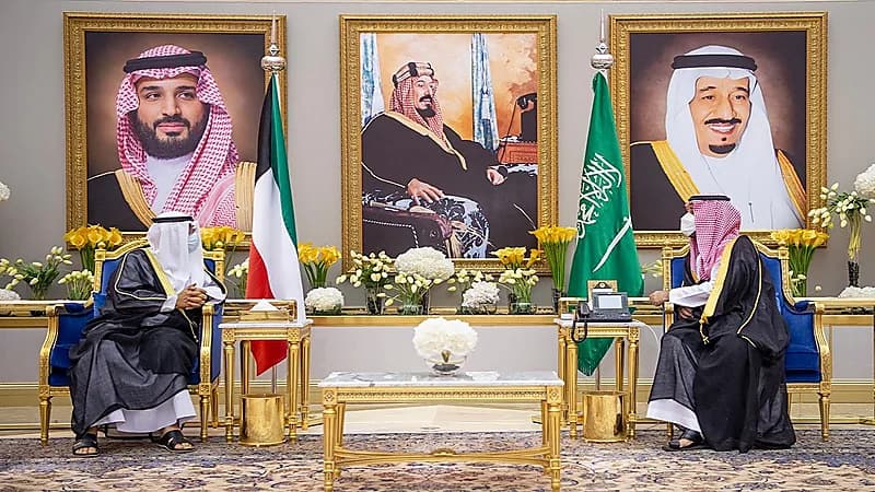 بالفيديو والصور.. الأمير محمد بن سلمان يستقبل ولي عهد الكويت الشيخ مشعل الأحمد