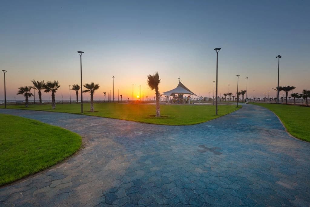 شاهد.. لحظة هطول أمطار غزيرة بينبع 