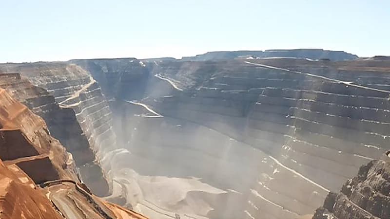 الصناعة تعلن فوز شركات برخص الكشف في أول أحزمة متمعدنة بالمملكة