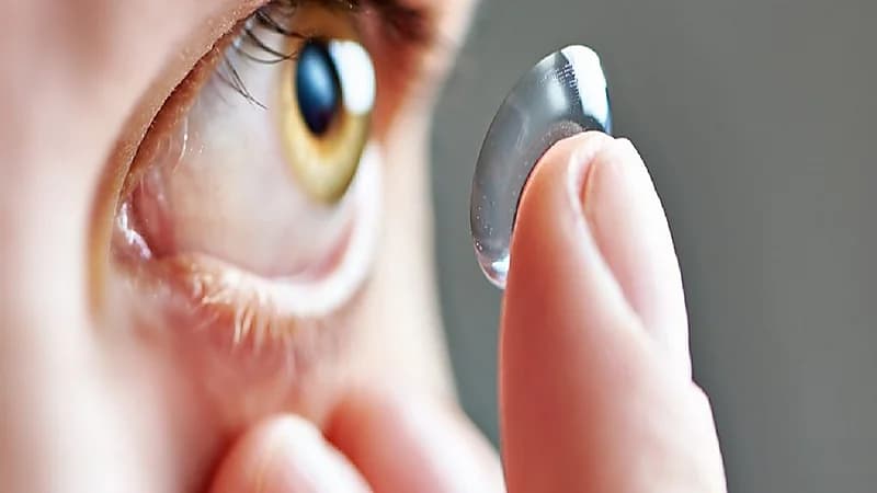 تعرف على أنواع العدسات اللاصقة واستخداماتها