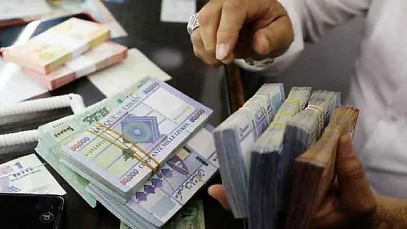 الليرة اللبنانية تتراجع لمستوى منخفض متجاوزة 24 ألفا للدولار