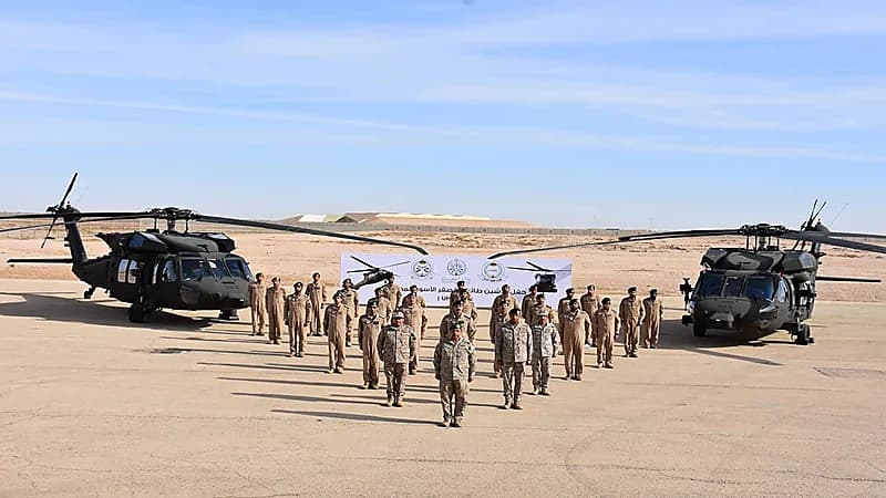 بالصور .. "القوات البرية" تدشن طائرات الصقر الأسود M