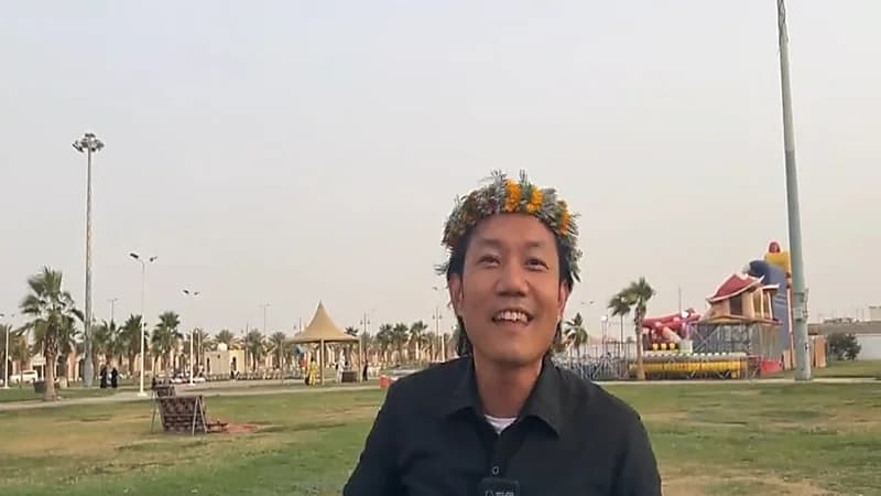 بالفيديو.. "إندونيسي" يقضي 20 عاما بين أهالي ‎جازان ويتغنى بطيبتهم