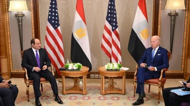 ماذا قال "بايدن" للرئيس المصري خلال قمة جدة ؟