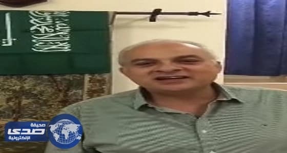 بالفيديو.. مدرس كيمياء يشرح للطالبات بإيحاءات جنسية