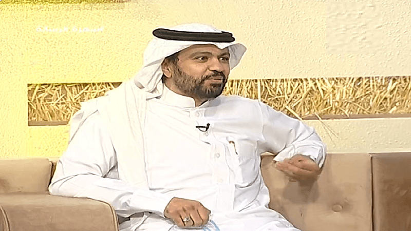 شاهد.. قصة رجل غاضب تغير طبعه بعد تعرضه للضرب أمام زوجته في مكان عام