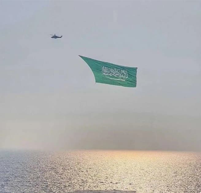أمير الرياض وسمو نائبه يؤدون صلاة الميت على الأميرة نورة بنت سعود بن هذلول