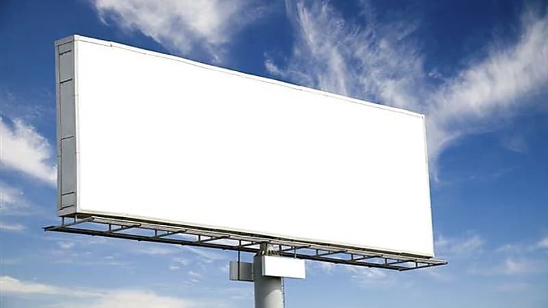 تعديل رسوم لوحات الدعاية والإعلان بالمحلات والأرصفة والعمائر