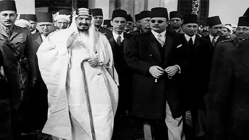 بالفيديو .. قصة أول لقاء تاريخي بين الملك عبدالعزيز والملك فاروق في ينبع