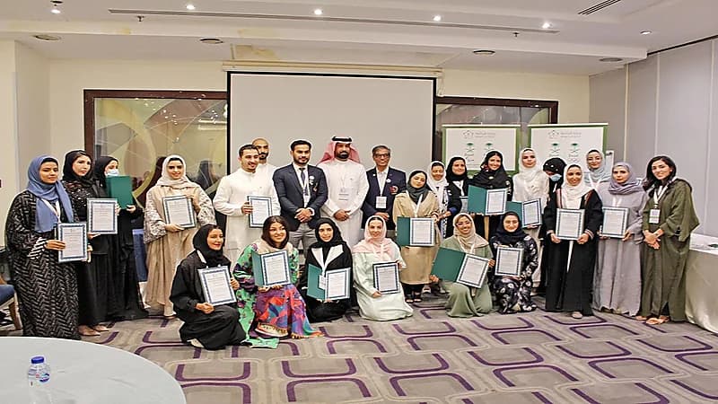 بالصور .. احتفال بتخريج أول مجموعة بالمملكة من حُكّام اليوغا أسانا