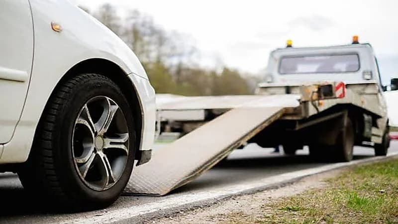 الكشف عن حالات توقف سحب المركبات التالفة