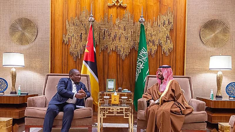 بالفيديو.. ولي العهد يستقبل رئيس جمهورية موزمبيق