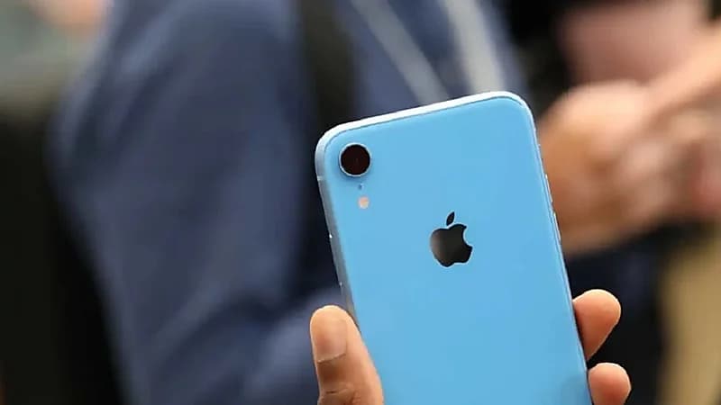 الكرملين لمسؤوليه : ارموا الآيفون بعيدا أو اعطوها لأطفالكم