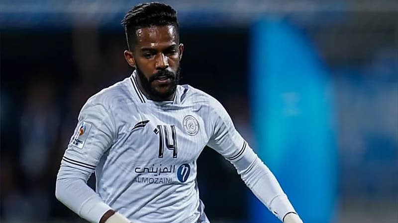 الشباب يُنهي عقد نواف العابد بالتراضي