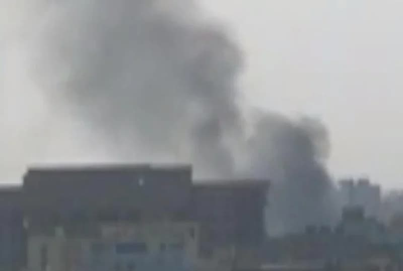 شاهد.. أعمدة الدخان تتصاعد في سماء الخرطوم