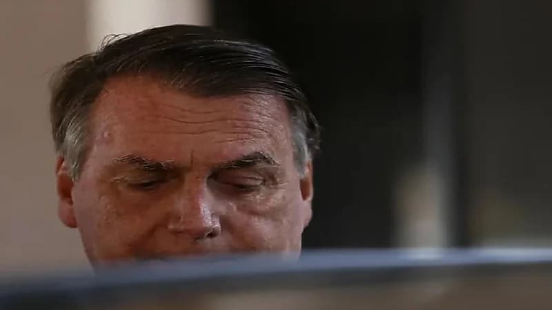 فيديو..رئيس البرازيل السابق يبكي بعد مداهمة الشرطة منزله