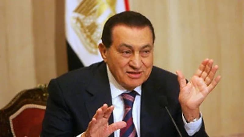 علاء مبارك يثير تفاعلا بنشر مقطع لوالده يتحدث خلاله عن محدودي الدخل