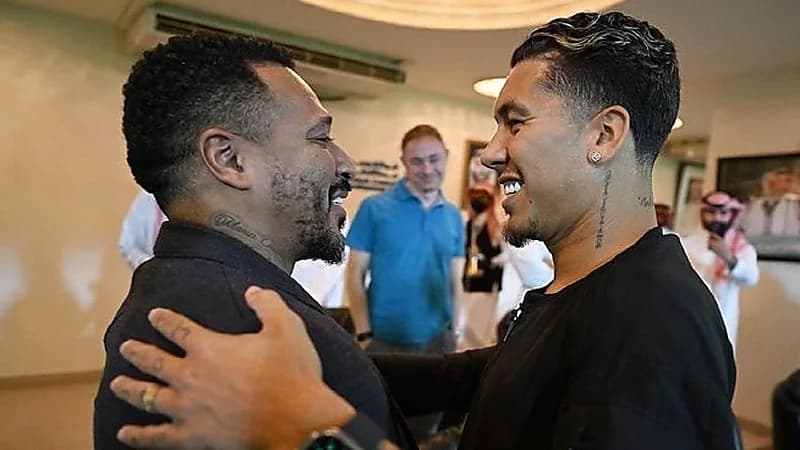 تعيين لاعب أهلاوي سابق مديرا رياضيا بالوحدة