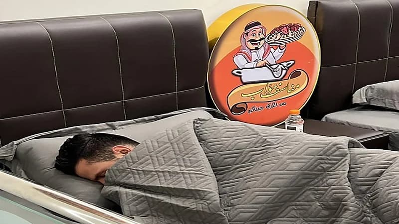 مطعم أردني يقدم خدمة النوم بعد تناول طبق المنسف.. صور