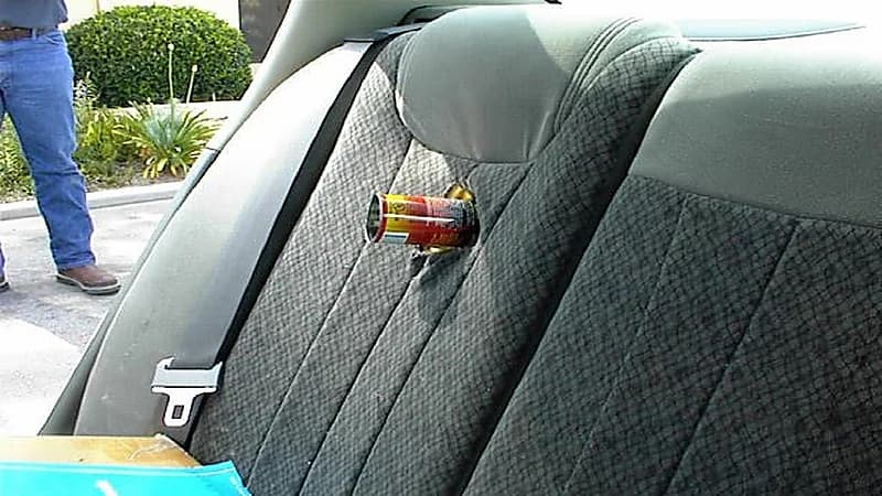 منها معقم اليدين والشواحن..الدفاع المدني يحذر من ترك مواد قابلة للاشتعال بالسيارة