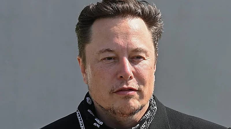 موقف إيلون ماسك من قطع الاتصال على غزة