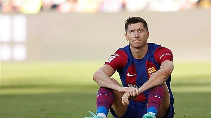 ليفاندوفسكي: اللاعبين الذين لديهم الخبرة الكبيرة قلوا في برشلونة
